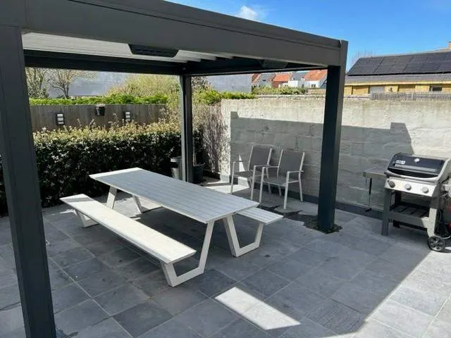 Buiten bij Brickx